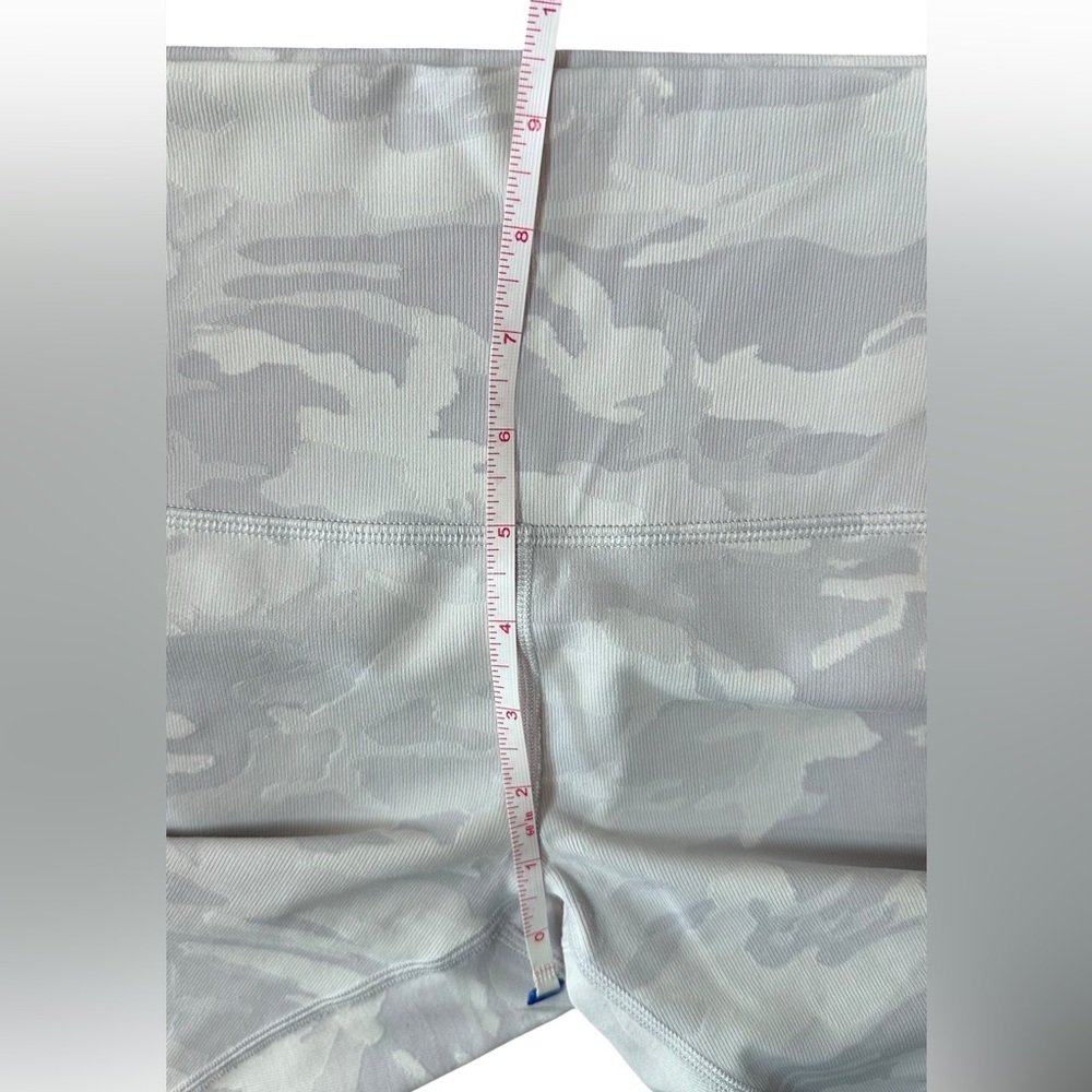 Lululemon Wunder Under HR Tight 25" Camo Jacquard Alpine White Starlight Size 8 - Picture 5 of 6